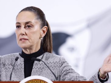 Sheinbaum insistió que esta iniciativa no afectará a los maestros. EFE/S. Gutiérrez