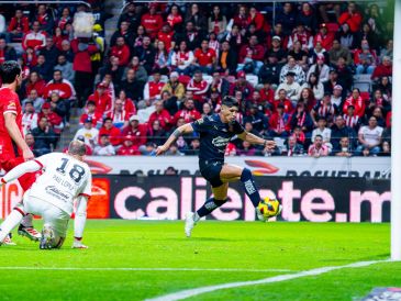 La Comisión de Árbitros de la Federación Mexicana de Futbol concluyó su reunión con los representantes de Chivas en Toluca, en la que se realizó una revisión de jugadas específicas. IMAGO7