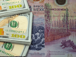 El dólar al menudeo terminó este viernes en 21.03 pesos a la venta en las ventanillas de las sucursales de Banamex, 1.59% o 34 centavos por debajo del cómo terminó el mes pasado. SUN / ARCHIVO