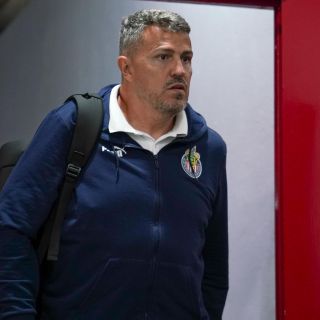 Óscar García fue dado de alta y no ha recibido notificación sobre su futuro con Chivas