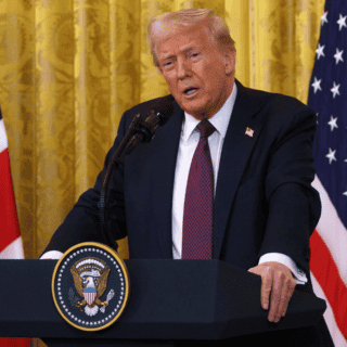 Estados Unidos oficializa aranceles del 25% a México