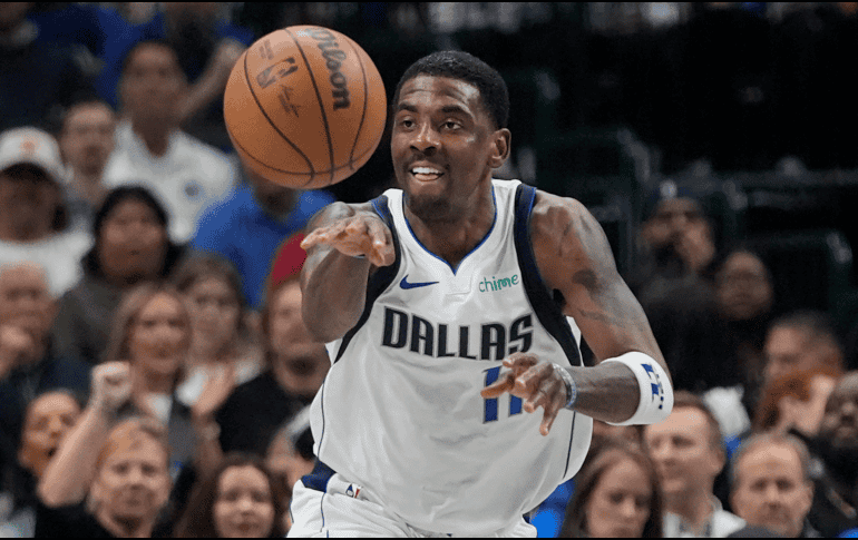 Kyrie Irving se perderá el resto de la temporada con los Dallas Mavericks.  AP / LM Otero