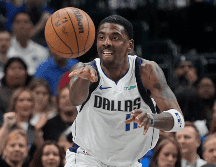 Kyrie Irving se perderá el resto de la temporada con los Dallas Mavericks.  AP / LM Otero