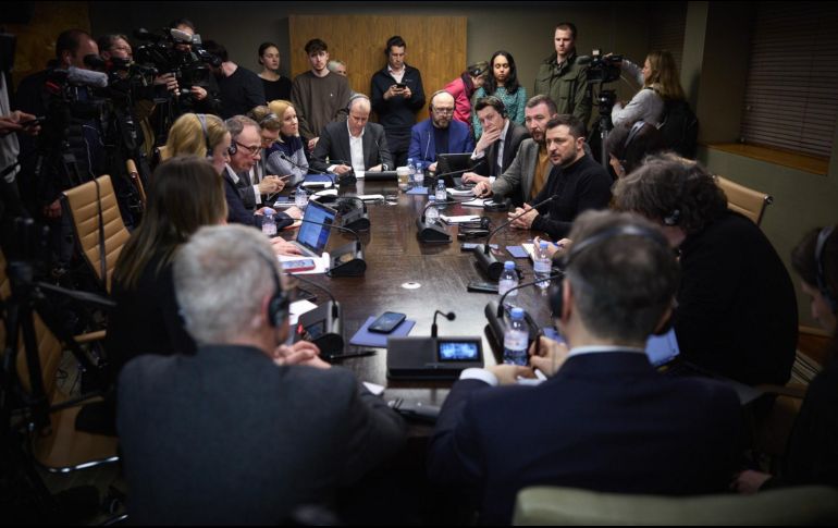 Zelenski explicó que Ucrania trabaja para encontrar alternativas en caso de que se confirme el cierre del grifo de las armas de Estados Unidos. EFE