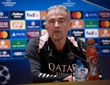 Luis Enrique señala que este día pondrán atención especial en los tres atacantes del Liverpool. EFE/Y. Valat