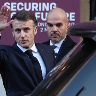 Macron afirma que Europa debe aumentar su defensa ante la amenaza rusa