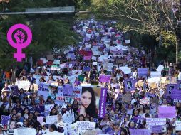 Miles de mujeres de diversas localidades de México y de todo el mundo, salen a marchar a las calles en contra de la violencia de género y la desigualdad. EL INFORMADOR / ARCHIVO