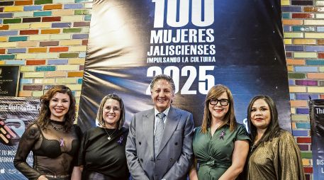 El alcalde Juan José Frangie compartió el momento de orgullo y celebración. EL INFORMADOR / A. Navarro