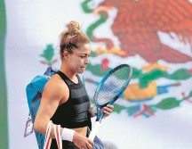 La tenista mexicana presentó molestias en la rodilla izquierda. AFP/U. Ruiz