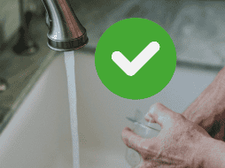 Existen diversos trucos caseros fáciles de aplicar que te pueden ayudar a eliminar estas indeseadas manchas. UNSPLASH/ N. Dumlao