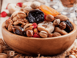 Los frutos secos pueden ser una gran adición a tu dieta si eliges las opciones adecuadas y los consumes en porciones moderadas. CANVA