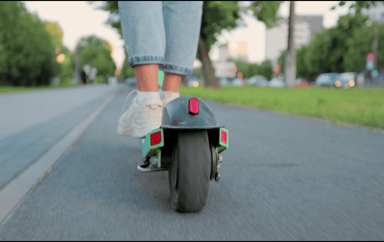 La medida podría aumentar el tráfico al incorporar más vehículos a los carriles de circulación y generar más conflicto vial. CANVA/ ESPECIAL