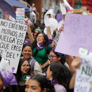 Mujeres se manifiestan en todo Latinoamérica para exigir un alto a la violencia de género