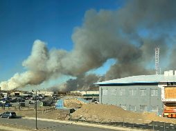 Los incendios se desataron cerca del Aeropuerto Francis S. Gabreski. AP