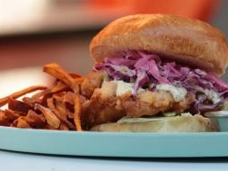 Hamburguesa de pescado. INSTAGRAM/@piquillas.gdl