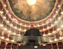 El director artístico de la OFJ, José Luis Castillo, compartió con EL INFORMADOR el gran evento que serán estos dos conciertos del jueves 13 y el domingo 16 de marzo en el Teatro Degollado. EL INFORMADOR / ARCHIVO