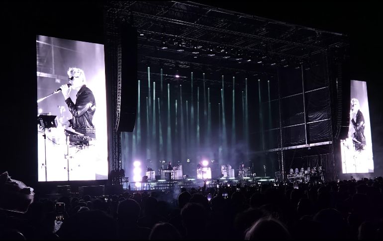 La banda reafirmó su conexión con el público tapatío en una velada donde la moda y el espectáculo visual jugaron un papel protagónico. EL INFORMADOR/ H. Navarro