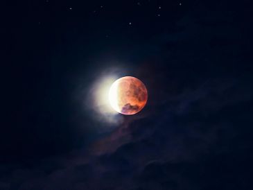 Los eclipses suelen estar relacionados con cambios y transformaciones en el espíritu y la conducta, según creencias populares. UNSPLASH / B. VOROS