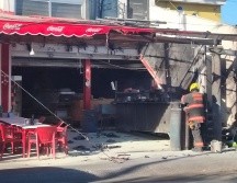 Al lugar arribaron elementos de la Unidad Municipal de Protección Civil y Bomberos de Zapopan quienes realizaron los trabajos de contención del fuego y de la limpieza del lugar. CORTESÍA.