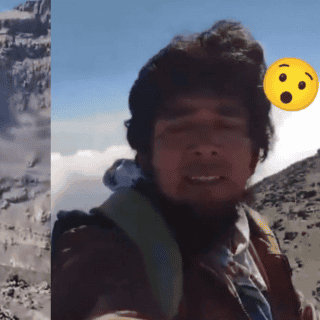 Hombre sube a cráter del volcán Popocatépetl para llevar ofrenda (VIDEO)