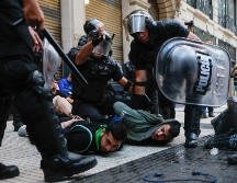 Marcha por los jubilados en Argentina deja más de cien detenidos y cerca de 50 heridos. EFE / J. RONCORONI