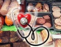 Los alimentos ultraprocesados, como grupo, tienden a tener mayores cantidades de sodio, grasas saturadas y azúcar, y tienden a ser más bajos en fibra y proteínas. ESPECIAL / CANVA