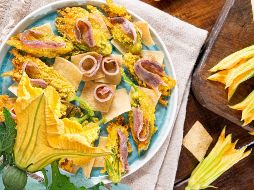 Ten en cuenta que entre más frescas se utilicen las flores comestibles, mejores serán sus aportaciones a los platos. ESPECIAL / CANVA