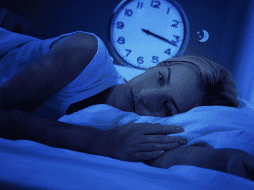 Despertarse a las 3 de la madrugada puede ser algo completamente normal si ocurre ocasionalmente. CANVA