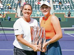 Andreeva le dedicó el título a su entrenadora Conchita Martínez, quien alguna vez fuera finalista en Indian Wells y se quedara con las manos vacías. EFE
