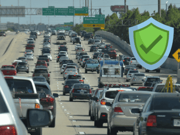 En caso de no cumplir con la normativa las multas pueden ser desde 50 hasta 300 dólares. Pexels y Canva