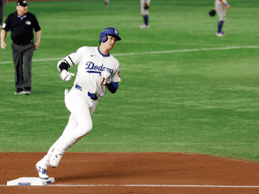 El jonrón de Ohtani fue el momento que toda Japón estaba esperando ver. El toletero de 30 años volvió a brillar en un momento importante y sumó tres hits en los dos juegos en Tokio. EFE / F. Robichon