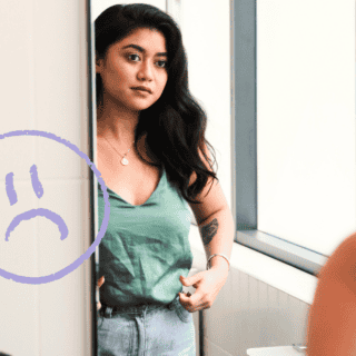 Cómo el lenguaje corporal refleja la baja autoestima: señales que debes conocer