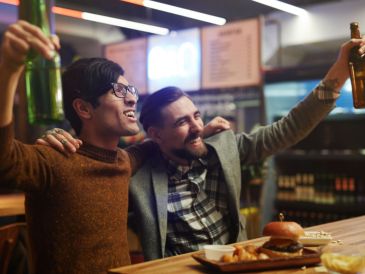 En ambos casos, la importancia de reflexionar sobre el papel del hombre en el contexto actual y su influencia en la construcción de una sociedad más justa. CANVA/ EPECIAL