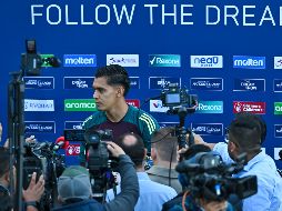 Raúl Rangel le deseó buena suerte al arquero del América en el duelo ante Canadá. IMAGO7.