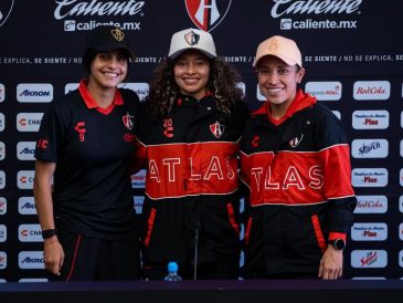 Las jugadoras rojinegras Dirce Delgado, Jaquelín García y Paola García hablaron en conferencia de prensa sobre las claves que necesitarán para superar a las Chivas. CORTESÍA/ ATLAS.
