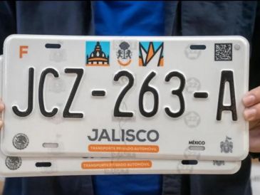 La Secretaría de Seguridad Ciudadana enfatiza la necesidad de revisar periódicamente el estado y la limpieza de las placas, asegurándose de que estén en buen estado y correctamente alineadas. ESPECIAL/Gobierno de Jalisco