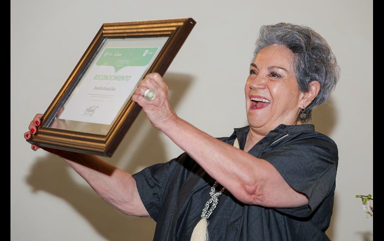 Cuarenta años de su vida ha dedicado Patricia Urzúa a darle vida, forma y promoción al ámbito cultural de Guadalajara, en una labor inmensa que fue reconocida por la comunidad artística la tarde de este viernes 21 de marzo en el Museo de la Ciudad. EL INFORMADOR / H. Figueroa