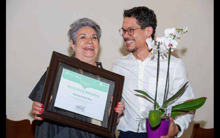 Cuarenta años de su vida ha dedicado Patricia Urzúa a darle vida, forma y promoción al ámbito cultural de Guadalajara, en una labor inmensa que fue reconocida por la comunidad artística la tarde de este viernes 21 de marzo en el Museo de la Ciudad. EL INFORMADOR / H. Figueroa