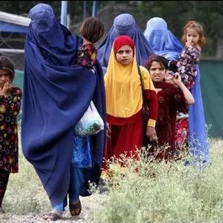 UNICEF pide a Talibán afgano que retire el veto a la educación femenina al inicio del curso escolar