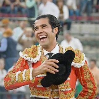 San Román salva la tarde