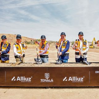 Colocan primera piedra de nuevo parque industrial en Tonalá