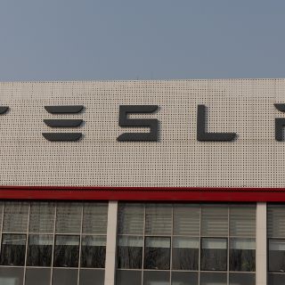 FBI crea un grupo especial para investigar los ataques contra Tesla