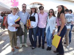 Myriam Vachez, Luis García De Quevedo, María Flores, Julián Garibay, Nicole Cortés y Daniela Villalvazo en la décima corrida de toros de la temporada de reapertura 2025. GENTE BIEN JALISCO / C. Jimeno