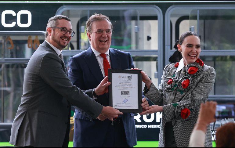 Taruk, que significa correcaminos en la lengua yaqui, es el primer autobús eléctrico totalmente hecho en México. EFE/A. Cruz