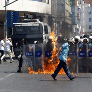 Protestan en Turquía tras la detención del alcalde de Estambul