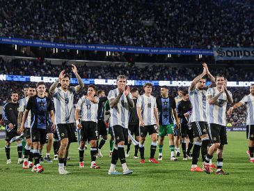 Los argentinos hicieron trizas a la Selección de Brasil y lograron su pase mundialista; incluso, si perdieren los cuatro partidos restantes en la eliminatoria. EFE/L. González