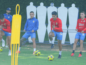 Por segundo día consecutivo, Chivas abrió las puertas de su redil para que los medios de comunicación pudieran observar el entrenamiento. EL INFORMADOR / H. Figueroa