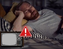 Dormir bien es fundamental para la salud y el bienestar. Evitar la televisión encendida al dormir puede mejorar significativamente la calidad del descanso y favorecer un estilo de vida más saludable. CANVA