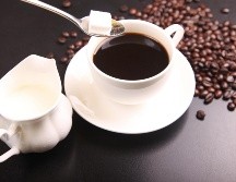 Ingerir café de manera desproporcionada puede traerles repercusiones graves en su salud. Pixabay