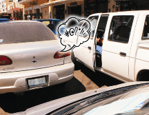 Los comportamientos más descorteses de los mexicanos incluyen, por ejemplo, estacionarse mal obstruyendo el tráfico, no levantar las heces de sus perros. EL INFORMADOR / ARCHIVO